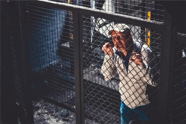 夢見別人進監獄是什麼意思？_周公解夢