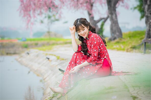 夢見紅衣女預示什麼_周公解夢