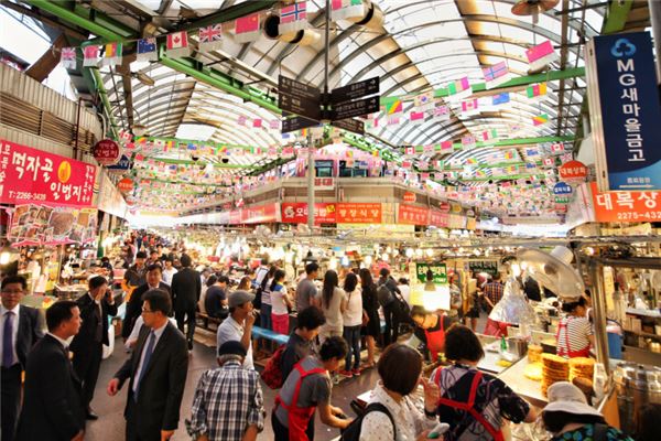 夢見趕集人很多_周公解夢