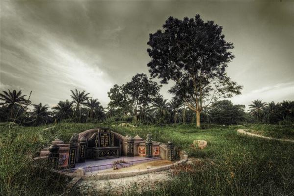 夢到去墓地_周公解夢