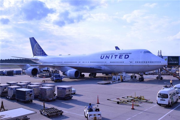 夢見坐飛機旅行有什麼預兆_周公解夢