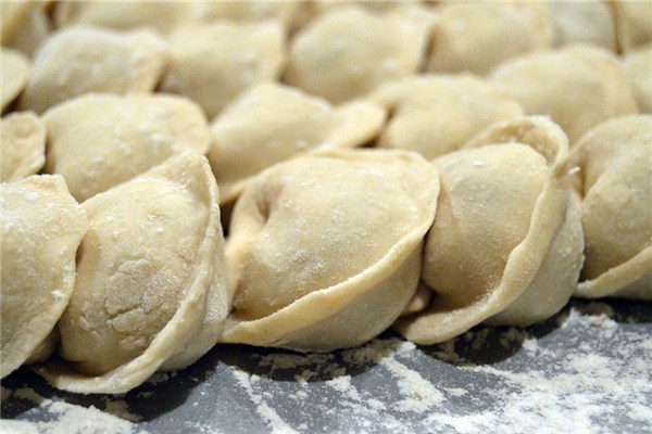 夢見自己吃餃子什麼預兆_周公解夢
