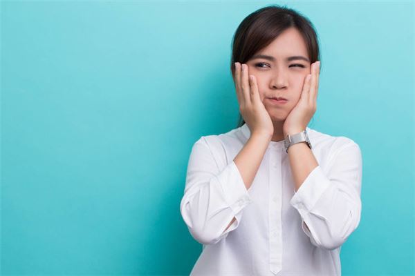 夢見滿口牙都掉了_周公解夢
