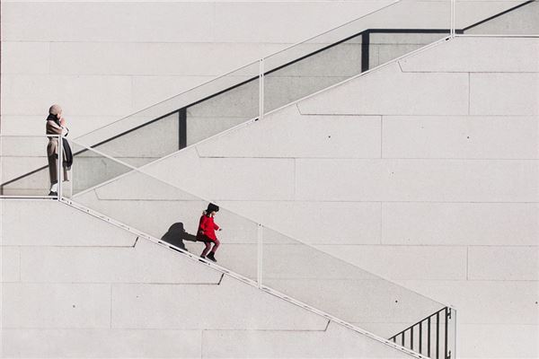 夢到了從樓上摔下去有什麼徵兆_周公解夢