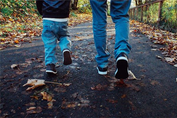 夢見穿破鞋是什麼意思_周公解夢