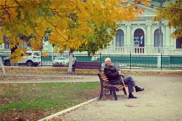 夢到死去的老人_周公解夢