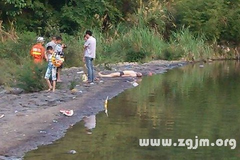 夢見游泳淹死人