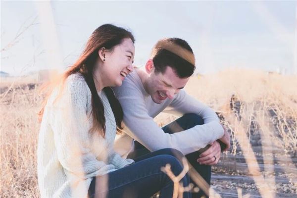 夢見自己笑是什麼意思_周公解夢