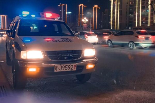 夢見酒駕被查_周公解夢