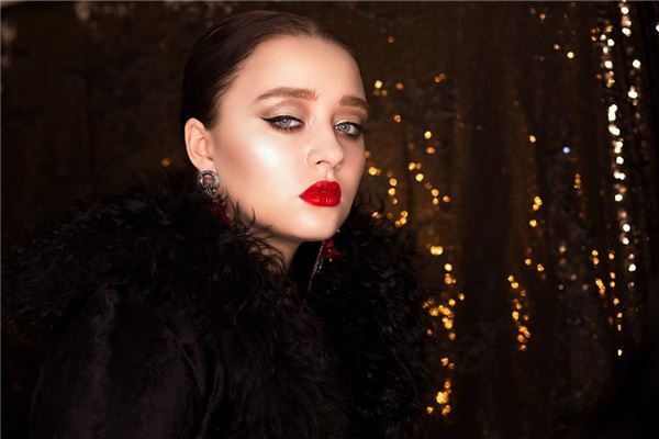 夢到了黑大衣好不好_周公解夢