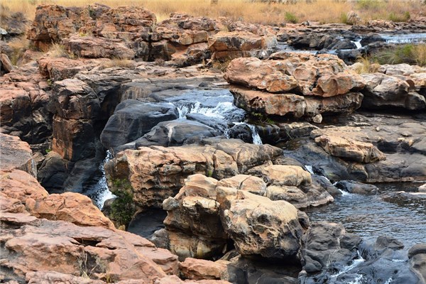 夢到了坑坑窪窪代表著什麼_周公解夢