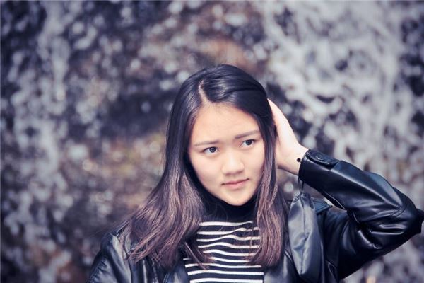 女人夢見摳頭皮屑_周公解夢