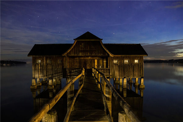 夢到屋裡很黑燈打不開_周公解夢