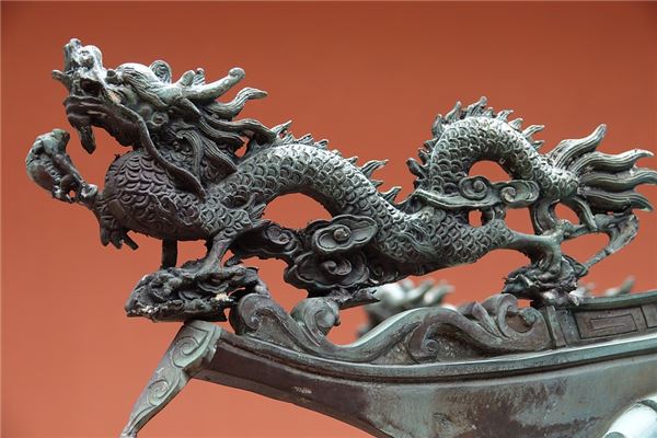 2000年屬龍一生如何_十二生肖