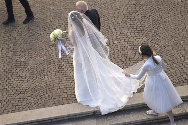 夢到已婚女人結婚是什麼預兆?_周公解夢