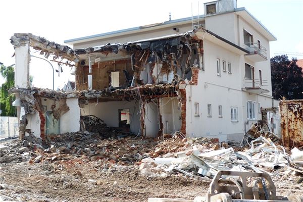 夢見好多房子被拆了_周公解夢