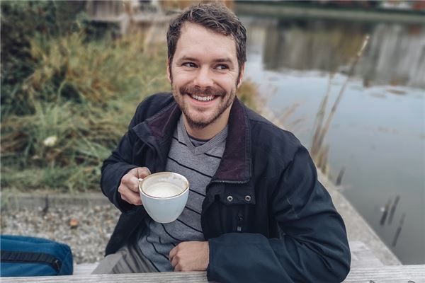 夢見死人笑是什麼意思_周公解夢