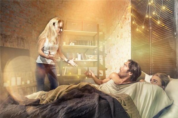 夢見自己出軌被抓_周公解夢