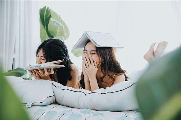 夢見偷笑意味著什麼_周公解夢