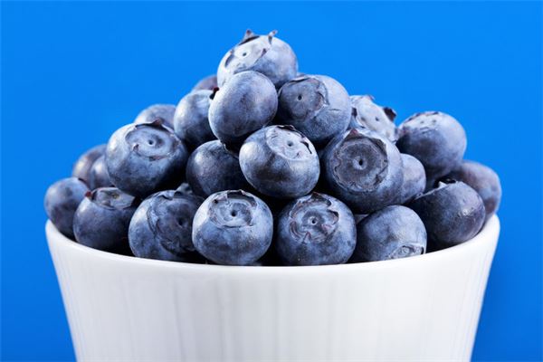 夢見吃藍莓_周公解夢