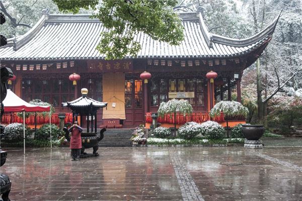 夢見自己在廟裡轉_周公解夢