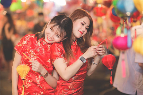 屬蛇女人出生年份和性格_十二生肖