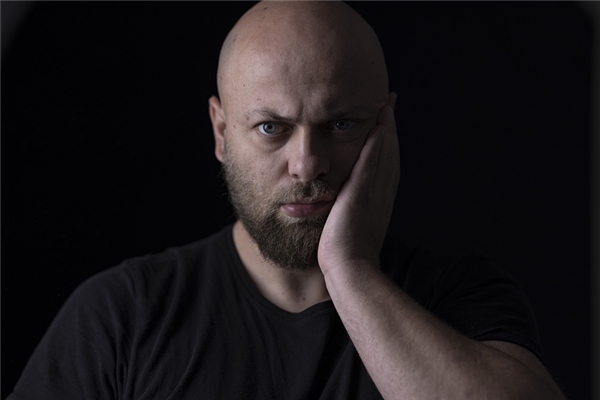 夢見自己的左側面腫了是好事還是壞事_周公解夢