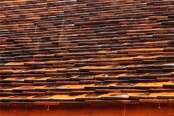 夢到了房頂有水是好的徵兆嗎_周公解夢