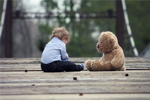 夢見孩子高空墜落是什麼預兆_周公解夢