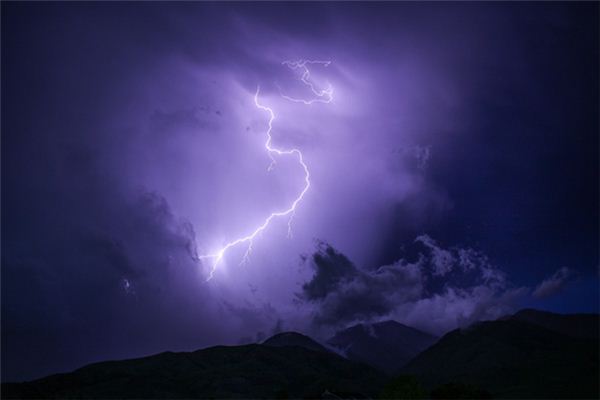 夢見強烈的閃電_周公解夢