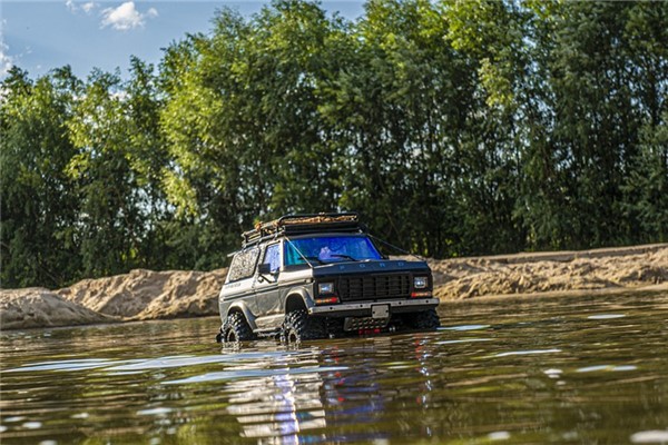 夢到了車在河裡是什麼預兆_周公解夢