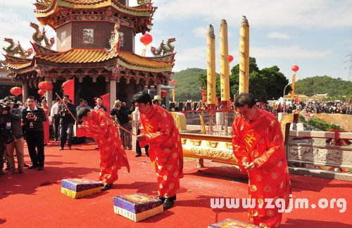 夢見拜土地公