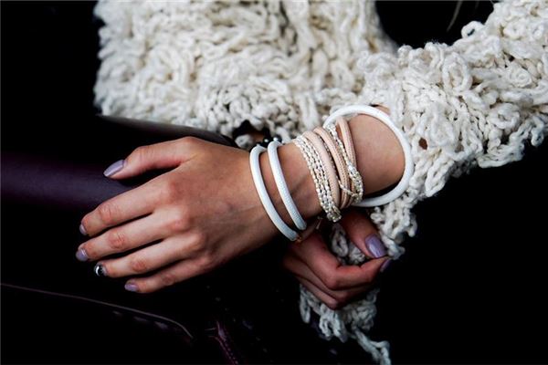 夢到玉鐲斷裂是啥意思_周公解夢