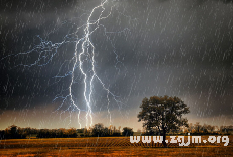 夢見下雷陣雨