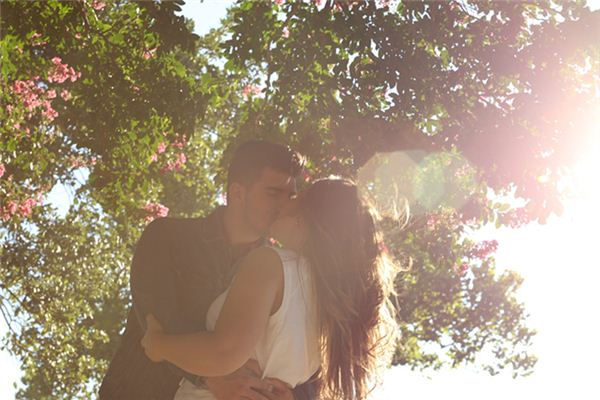 夢到了與人交歡有什麼寓意嗎?_周公解夢