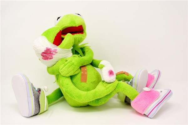 夢見摔破頭有什麼意義嗎_周公解夢