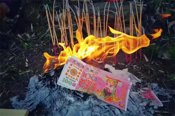 夢見陰鈔有什麼預示嗎_周公解夢