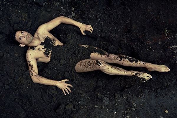 夢到老公光著個身子_周公解夢