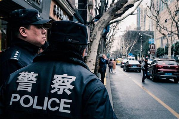 夢見公安局的人找我_周公解夢