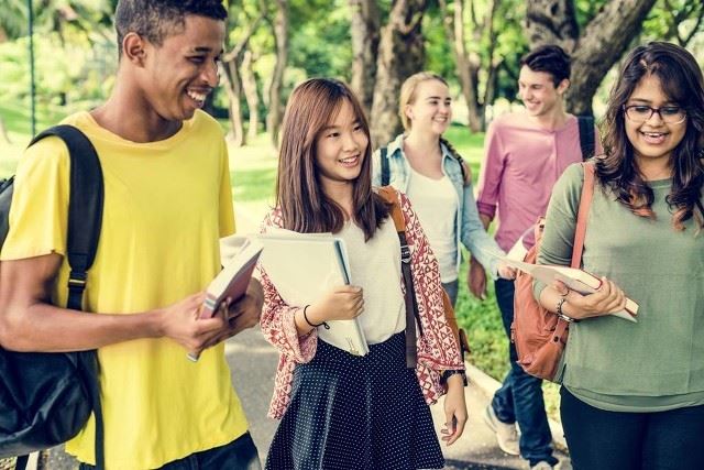 夢見大學同學_周公解夢