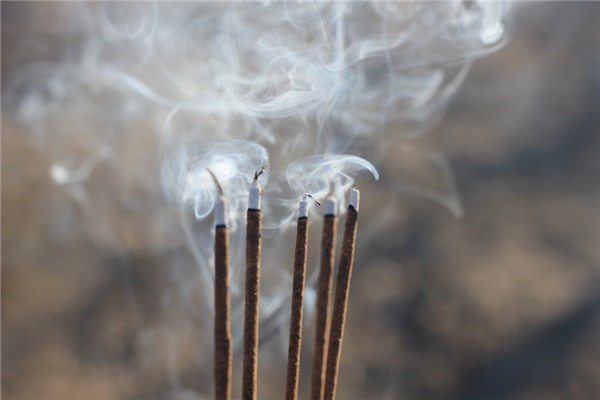 夢到香倒了是好是壞_周公解夢