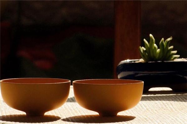 夢見把碗摔碎了_周公解夢