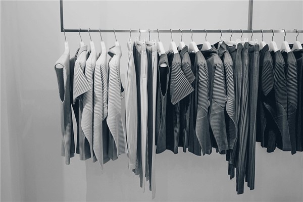 夢見許多衣服會是什麼預兆_周公解夢