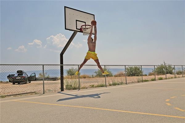 夢見打籃球投籃_周公解夢