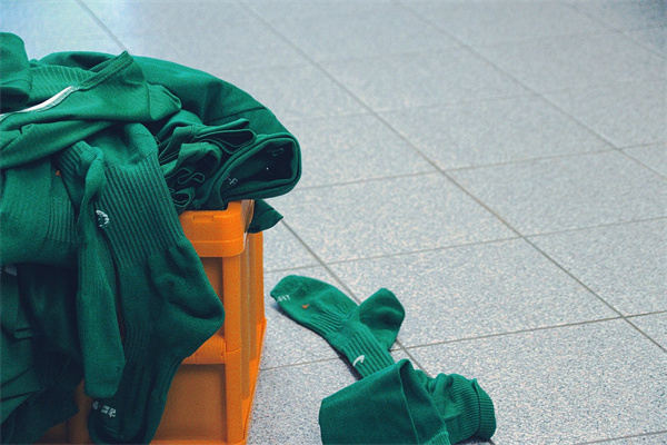 夢見別人衣服髒了有何寓意_周公解夢