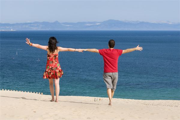 夢見牽手_周公解夢