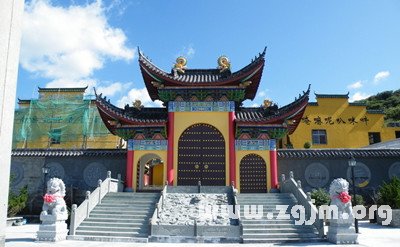 夢見在寺廟或宗教聖地發誓