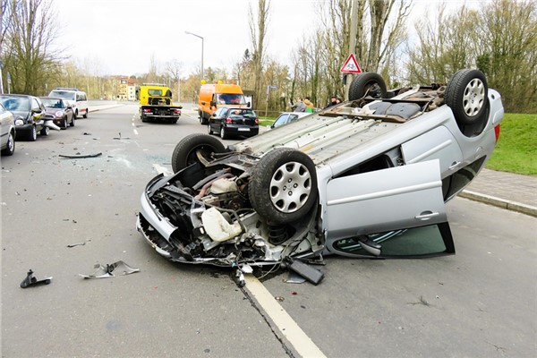 夢到了開車開翻了有什麼意義嗎_周公解夢