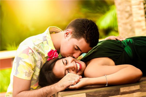 夢到了被求愛預示什麼_周公解夢