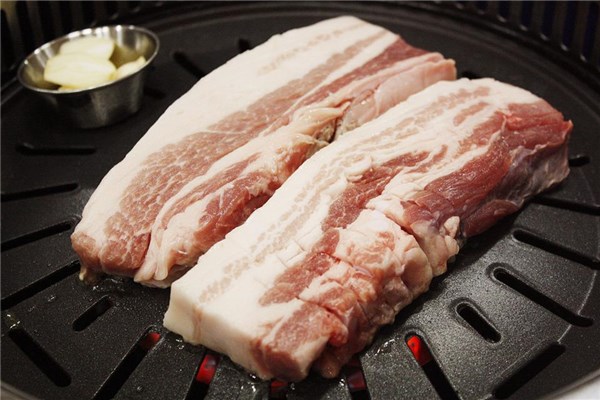 夢見偷吃肉是咋回事_周公解夢